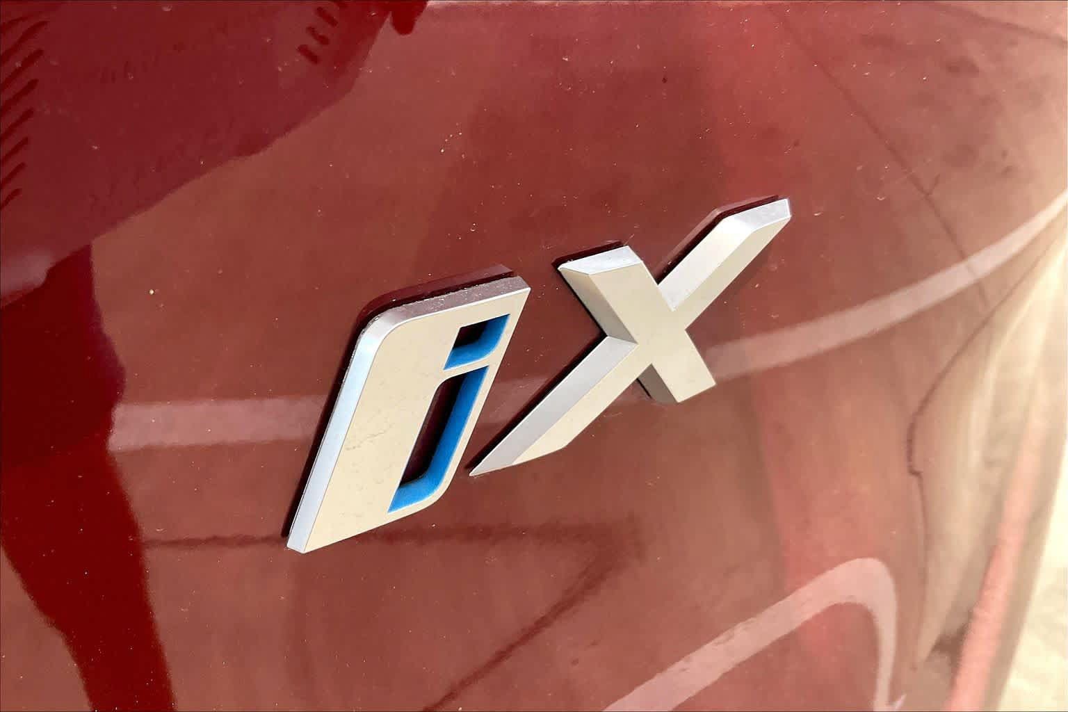 Used 2024 BMW iX xDrive50 w/ Premium Package AWD/4WD image 30