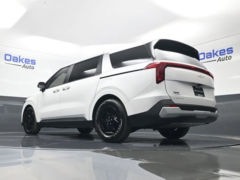 Certified 2025 Kia Carnival image 43