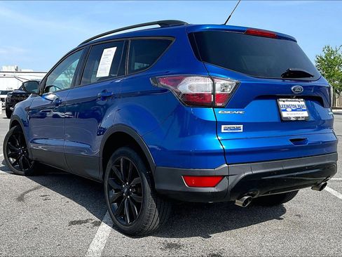 Used 2017 Ford Escape SE w/ SE Sport Appearance Package FWD image 6