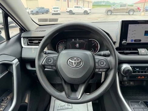 Used 2023 Toyota RAV4 LE AWD/4WD image 14