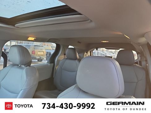 Used 2022 Toyota Sienna XLE image 16