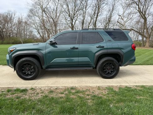 Used 2025 Toyota 4Runner TRD Off-Road Premium image 2