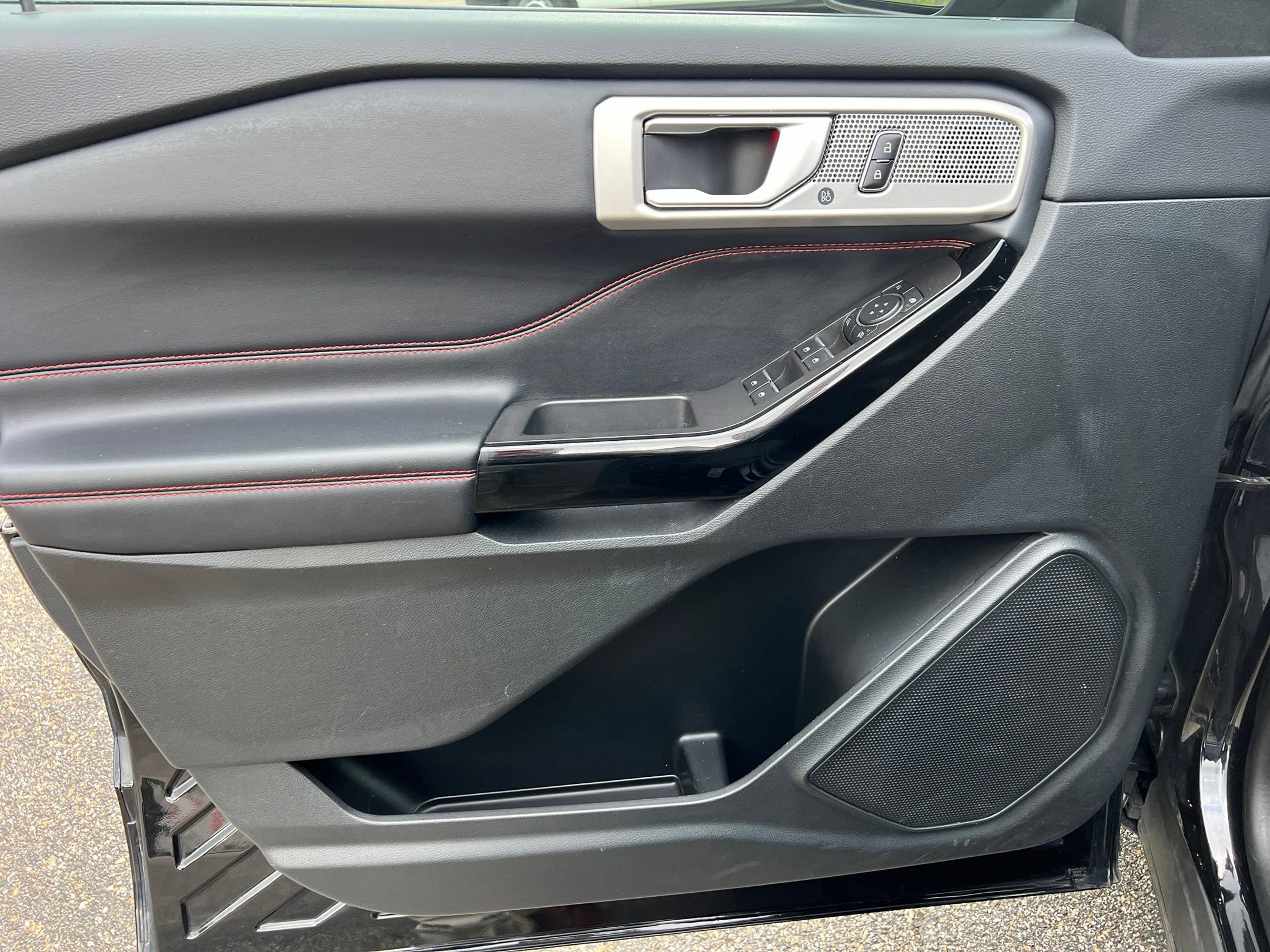 Used 2023 Ford Explorer ST-Line AWD/4WD image 15