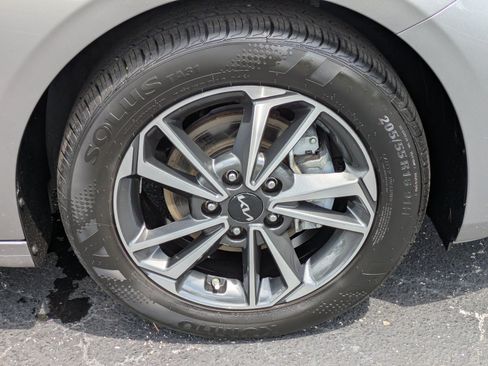 Certified 2023 Kia Forte LXS FWD image 9