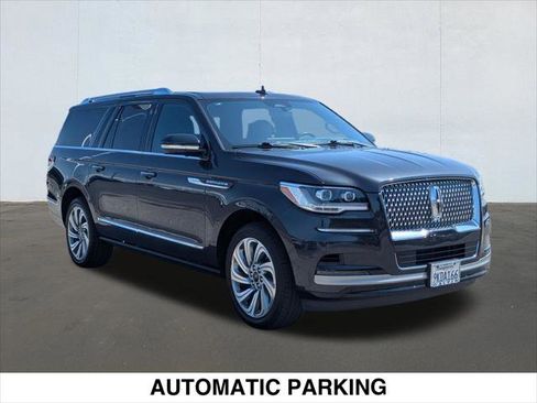 Certified 2024 Lincoln Navigator L Reserve AWD/4WD image 7