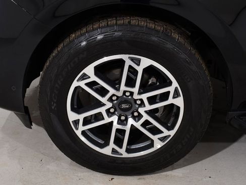 Used 2025 Ford Expedition Active image 24