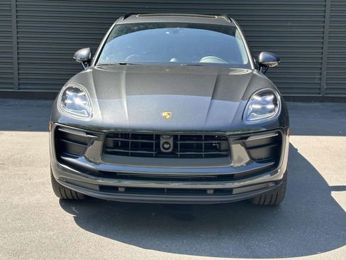Certified 2026 Porsche Macan AWD/4WD image 8