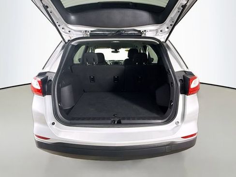 Used 2019 Chevrolet Equinox LS w/ LS Convenience Package image 24