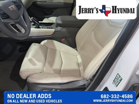 Used 2017 Cadillac XT5 Premium Luxury w/ LPO, Wheel Lock Package FWD image 7