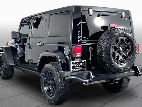 Used 2016 Jeep Wrangler Unlimited Sahara AWD/4WD image 11