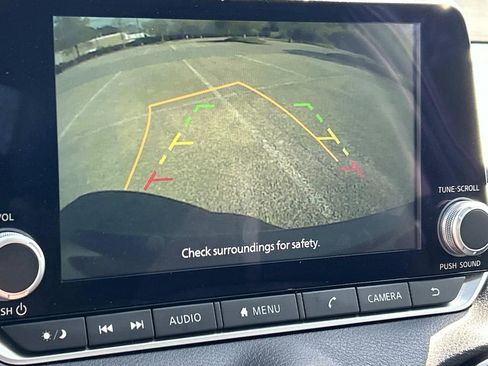 Used 2024 Nissan Sentra SV FWD image 33
