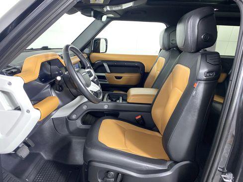 Used 2023 Land Rover Defender 90 X-Dynamic SE image 17