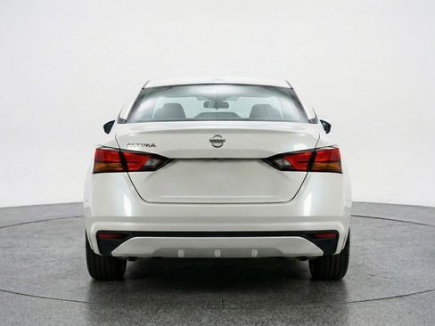 Used 2025 Nissan Altima 2.5 SV image 7
