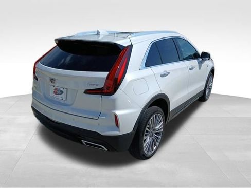 Used 2024 Cadillac XT4 Premium Luxury w/ Active Safety Package AWD/4WD image 5