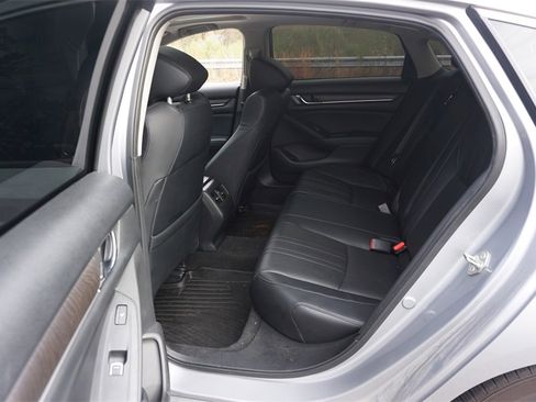 Used 2018 Honda Accord Touring image 16