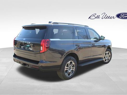 New 2026 Ford Expedition Active image 3