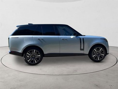 New 2025 Land Rover Range Rover SE image 6
