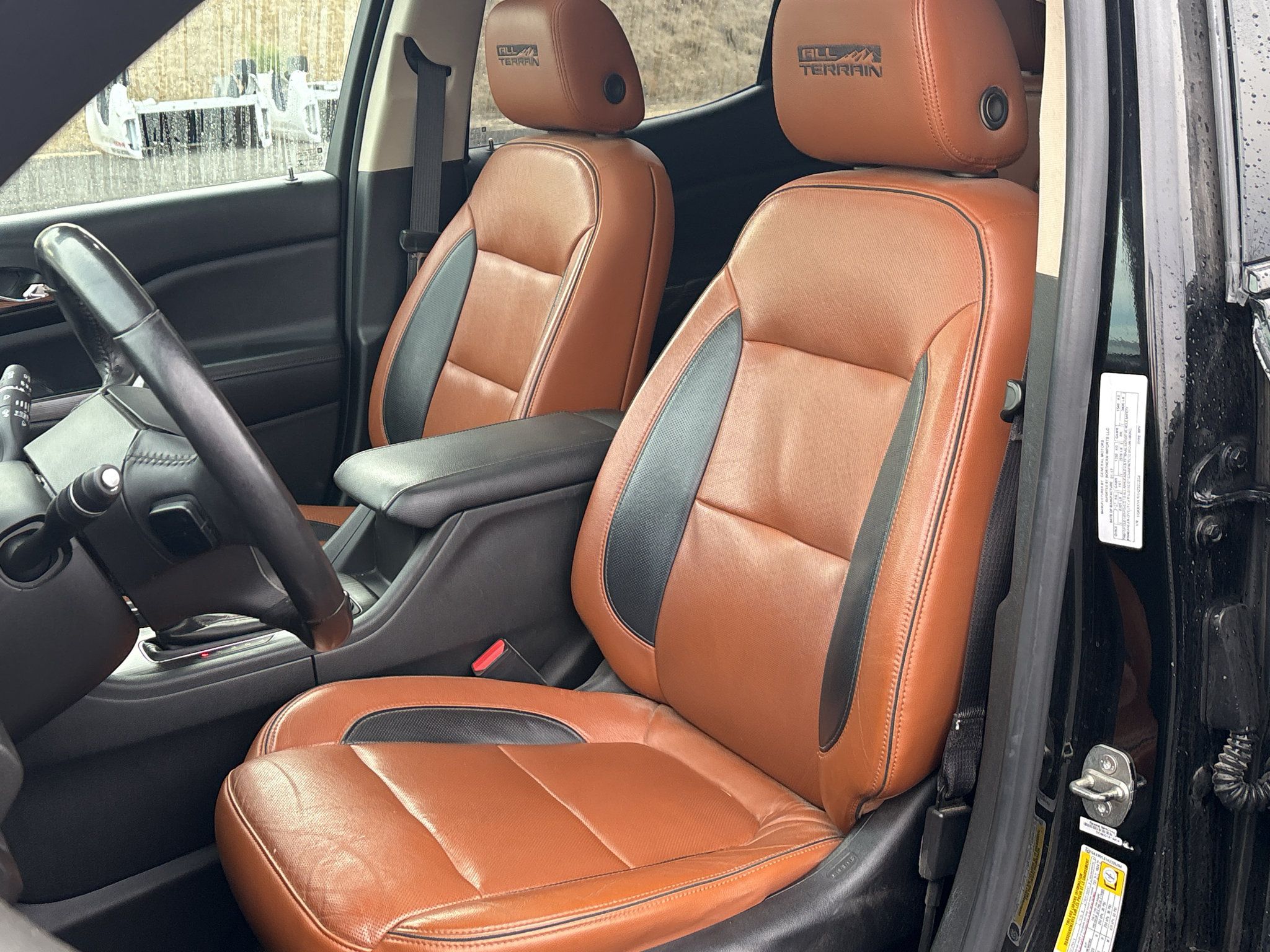 Used 2017 GMC Acadia SLT AWD/4WD image 2