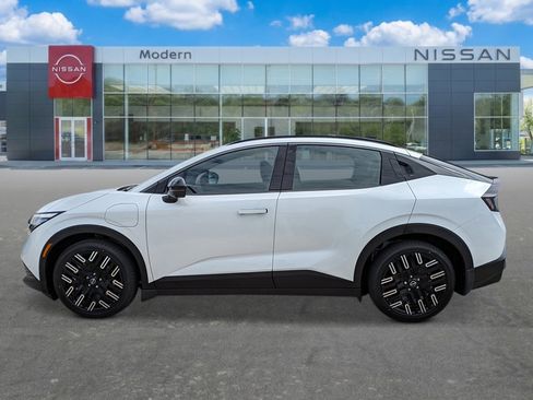 New 2026 Nissan Leaf Platinum+ w/ Cargo Package (Platinum+) FWD image 2