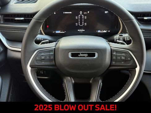 New 2025 Jeep Grand Cherokee L Altitude image 12