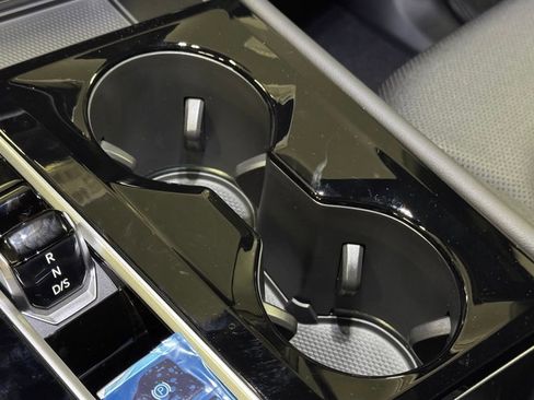 New 2026 Volkswagen Atlas Cross Sport SE image 15