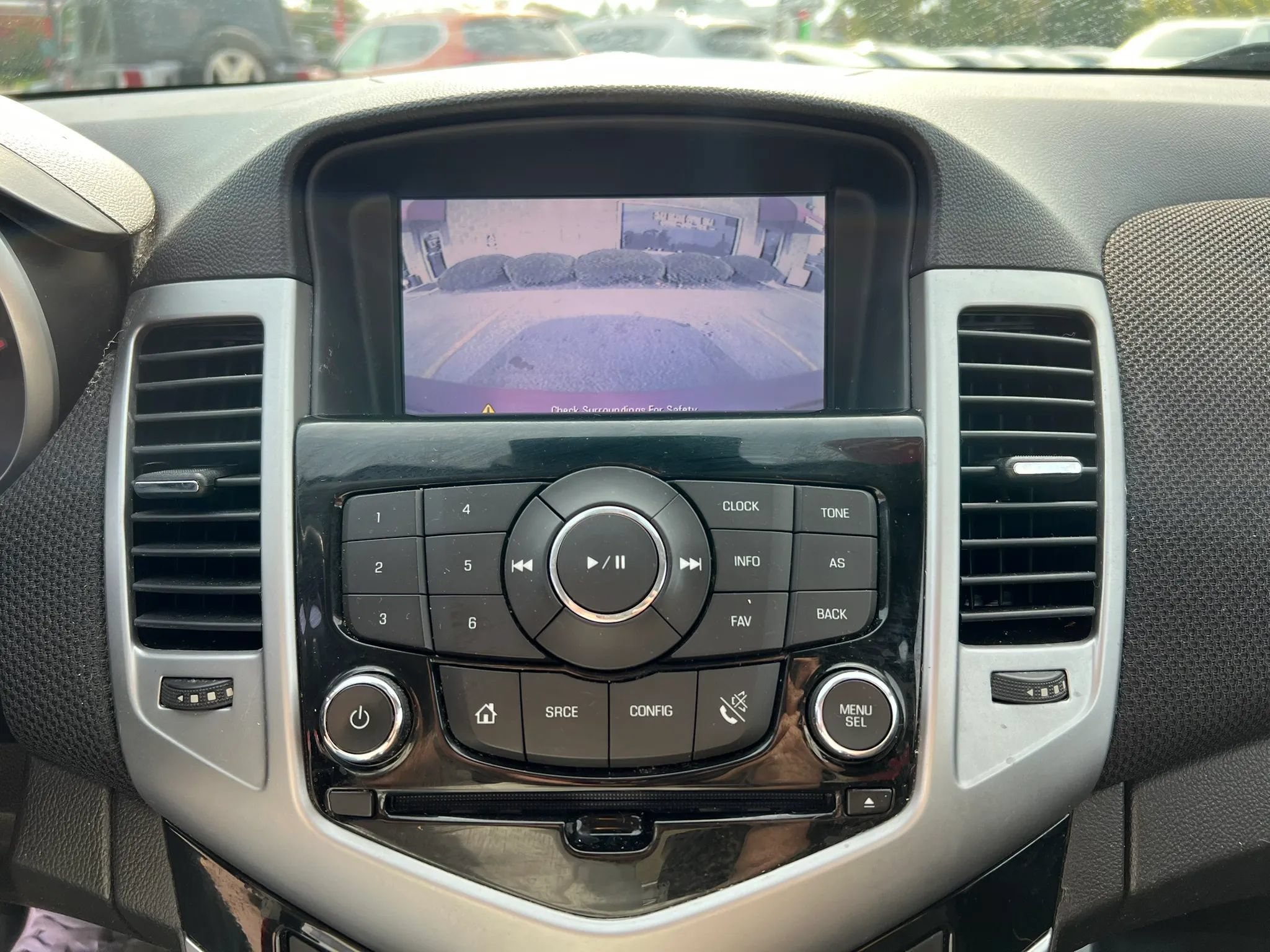 Used 2014 Chevrolet Cruze LT FWD image 17