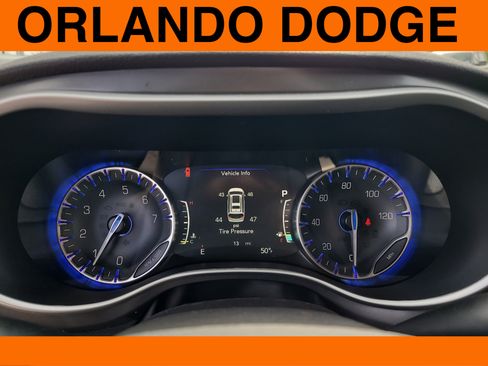 Used 2026 Chrysler Pacifica Select FWD image 23