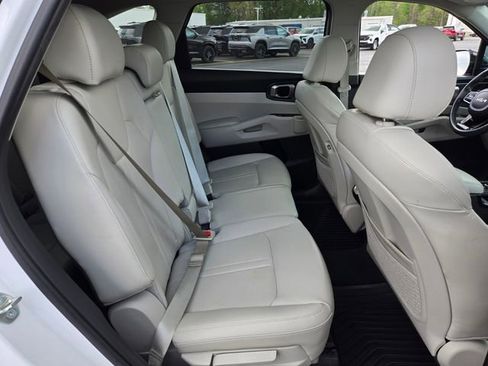 Used 2023 Kia Sorento S w/ Panoramic Sunroof Package FWD image 18