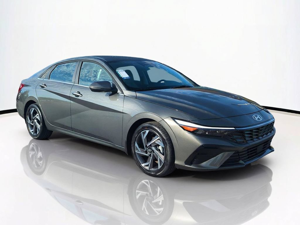 New 2026 Hyundai Elantra Limited FWD image 2