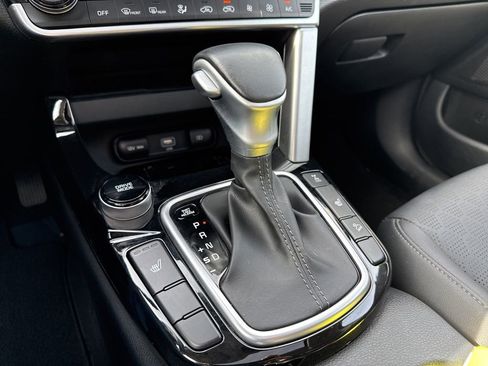 Used 2023 Kia Seltos EX image 19