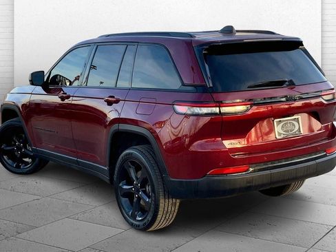 Used 2023 Jeep Grand Cherokee Altitude AWD/4WD image 11
