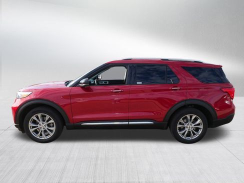Certified 2022 Ford Explorer Limited w/ Equipment Group 301A image 4