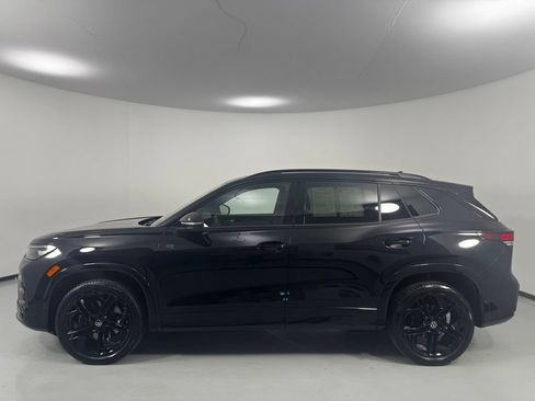 Used 2025 Volkswagen Tiguan SE R-Line AWD/4WD image 4