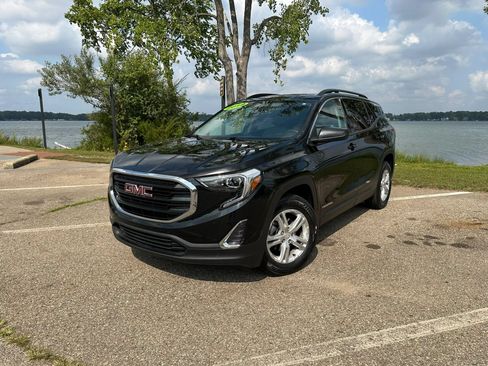 Used 2019 GMC Terrain SLE w/ Driver Convenience Package AWD/4WD image 1