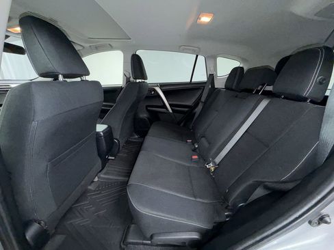 Used 2018 Toyota RAV4 XLE AWD/4WD image 18