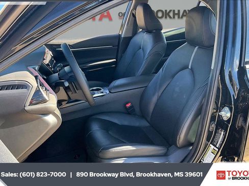 Used 2020 Toyota Camry XSE FWD image 18