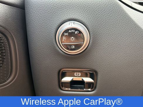 Used 2024 Mercedes-Benz GLC 300 4MATIC image 25