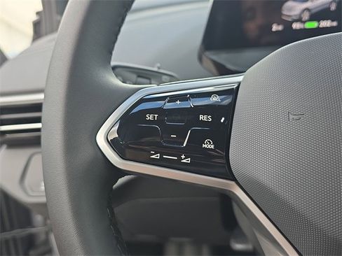 New 2025 Volkswagen ID.4 Pro image 24