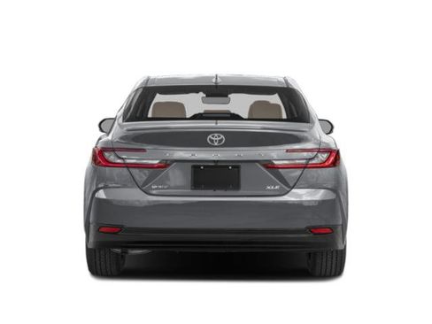 Used 2025 Toyota Camry XLE FWD image 5