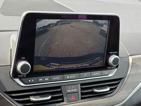 Used 2025 Nissan Altima 2.5 SV FWD image 5