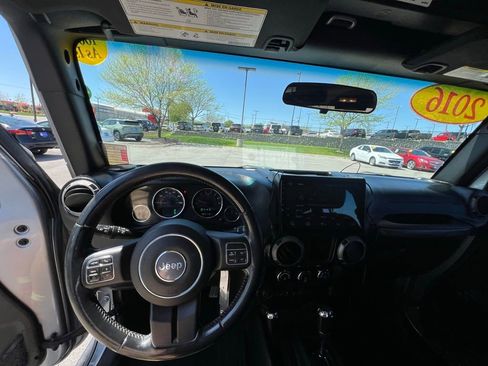 Used 2016 Jeep Wrangler Unlimited Sport w/ Connectivity Group AWD/4WD image 37