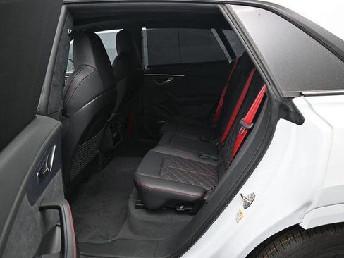 New 2026 Audi SQ8 Prestige image 11