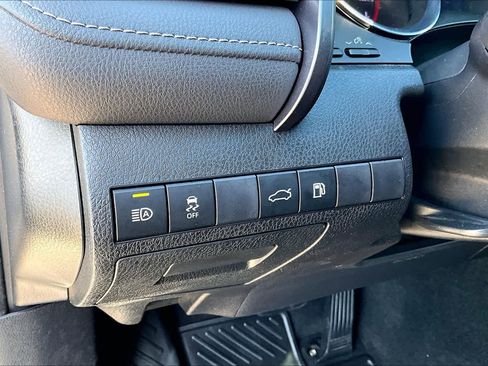 Used 2018 Toyota Camry XSE w/ Protection Package (Q2) image 31