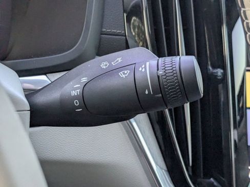 Used 2022 Volvo S60 B5 Inscription w/ Advanced Package image 7