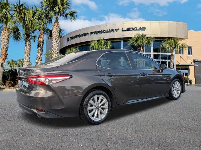 Used 2019 Toyota Camry LE FWD image 5