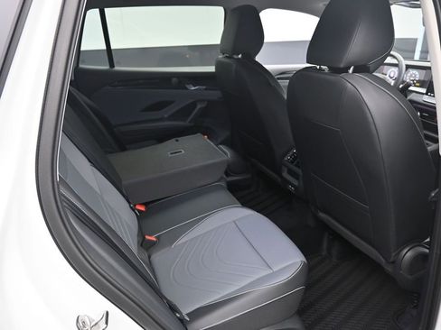 New 2026 Volkswagen Tiguan SE AWD/4WD image 27