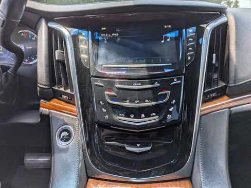 Used 2016 Cadillac Escalade Premium AWD/4WD image 22
