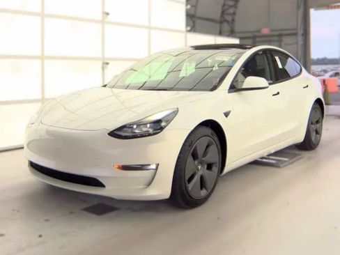 Used 2022 Tesla Model 3 Long Range AWD/4WD image 10
