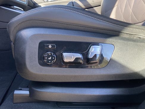 Used 2026 BMW X5 M60i image 17