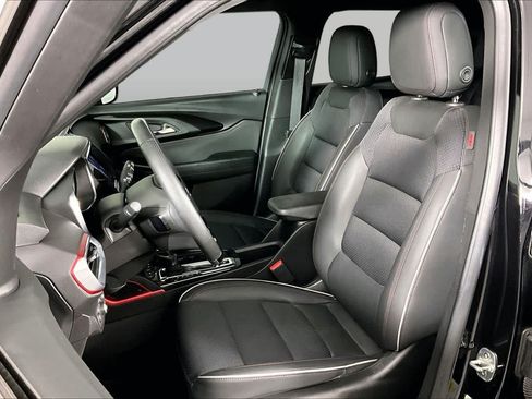 Used 2022 Chevrolet TrailBlazer RS w/ Convenience Package FWD image 8